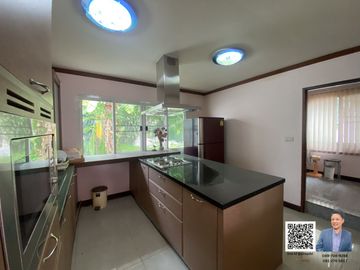 Land for Sale: 1 Rai with 2 Detached Houses in Narathiwas Soi 24, near Wat Phothi Man