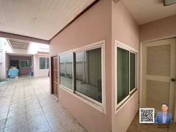 Land for Sale: 1 Rai with 2 Detached Houses in Narathiwas Soi 24, near Wat Phothi Man
