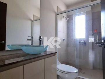 PENTHOUSE EN VENTA EN CONDOMINIO CON AMENIDADES