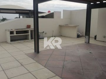 PENTHOUSE EN VENTA EN CONDOMINIO CON AMENIDADES