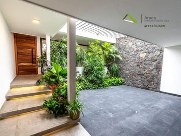 En VENTA Residencia con Alberca en el Fracc. Reforma