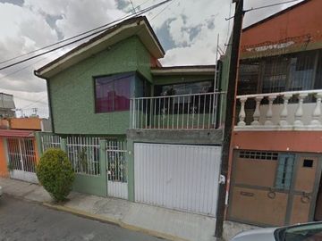 CASA EN VENTA DE REMATE BANCARIO EN SAN ANTONIO BUENA VISTA 120, JIMENEZ CANTU, METEPEC, EDO. DE MÉXICO, C.P. 52166