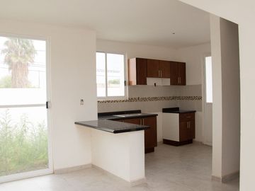 CASA EN VENTA EN FRACCIONAMIENTO EN SAN JUAN DEL RIO