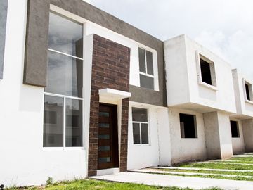 CASA EN VENTA EN FRACCIONAMIENTO EN SAN JUAN DEL RIO