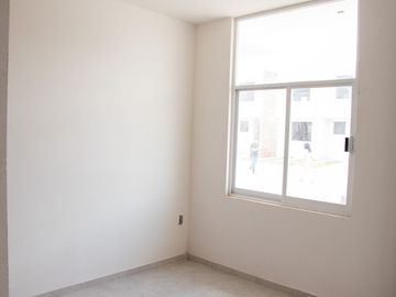 CASA EN VENTA EN FRACCIONAMIENTO EN SAN JUAN DEL RIO