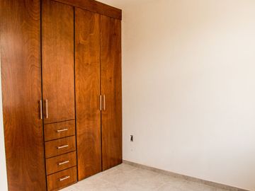 CASA EN VENTA EN FRACCIONAMIENTO EN SAN JUAN DEL RIO