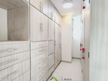 Casa Residencial con Alberca en VENTA en Palmas Green