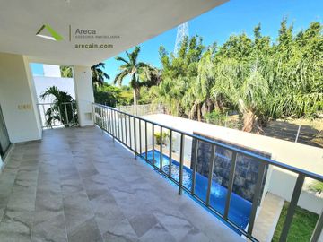 Casa Residencial con Alberca en VENTA en Palmas Green