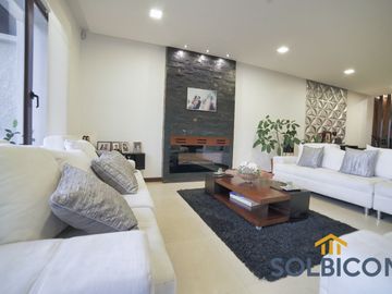 Casa de cuatro habitaciones en Challuabamba