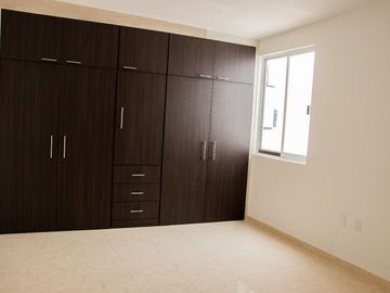 CASA EN VENTA EN FRACC. CERRADO EN SAN JUAN DEL RIO