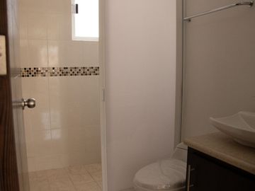 CASA EN VENTA EN FRACC. CERRADO EN SAN JUAN DEL RIO