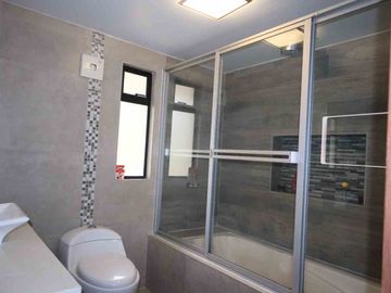 En Venta Casa con Amplio terreno en Biblián