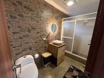 En Venta Casa con Amplio terreno en Biblián