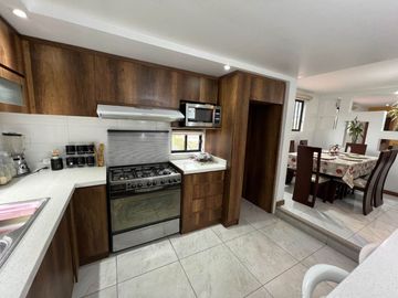 En Venta Casa con Amplio terreno en Biblián