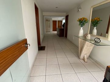 Venta de lindo departamento dúplex en Aurora Miraflores