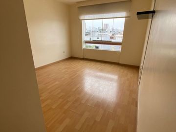 Venta de lindo departamento dúplex en Aurora Miraflores