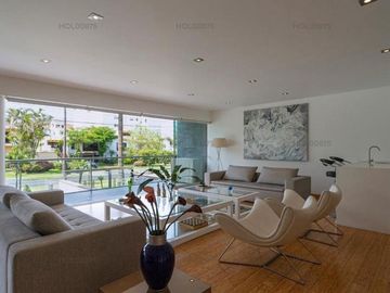 Flat con preciosa vista a parque en una de las zonas más exclusivas de Lima!!