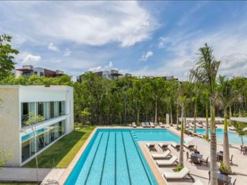Villa con jardín Terraza y Casa club con muchas amenidades, en venta, Mayakoba, Playa del Carmen.