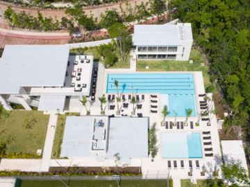 Villa con jardín Terraza y Casa club con muchas amenidades, en venta, Mayakoba, Playa del Carmen.