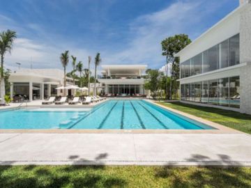 Villa con jardín Terraza y Casa club con muchas amenidades, en venta, Mayakoba, Playa del Carmen.