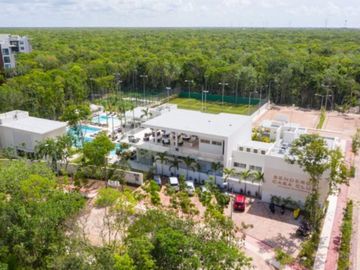 Villa con jardín Terraza y Casa club con muchas amenidades, en venta, Mayakoba, Playa del Carmen.