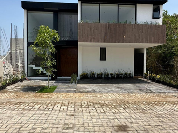 SE VENDE CASA EN RESIDENCIAL 