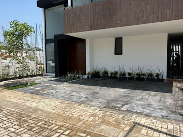 SE VENDE CASA EN RESIDENCIAL 