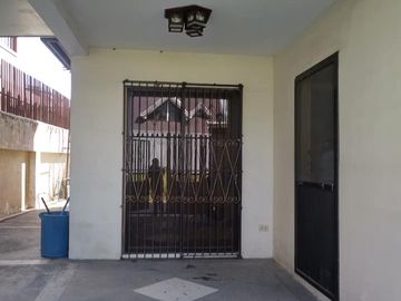 4 Bedrooms House BUNDLE W/ 150 SQM PROPERTY NEAR METRO MANILA (Town & Country West, Molino)