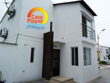 Casa Nueva con Piscina de Venta en Playas Via Data Posorja en Ciudadela Cerrada con salida al mar