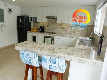 Casa Nueva con Piscina de Venta en Playas Via Data Posorja en Ciudadela Cerrada con salida al mar