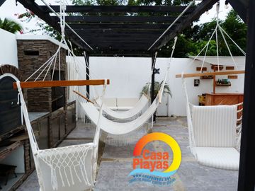 Casa Nueva con Piscina de Venta en Playas Via Data Posorja en Ciudadela Cerrada con salida al mar