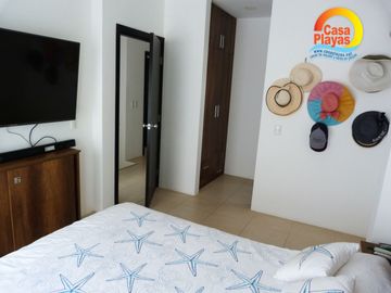 Casa Nueva con Piscina de Venta en Playas Via Data Posorja en Ciudadela Cerrada con salida al mar