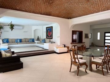 Casa con terraza, jardín y alberca privada, en venta, Villa Magna, Cancun.