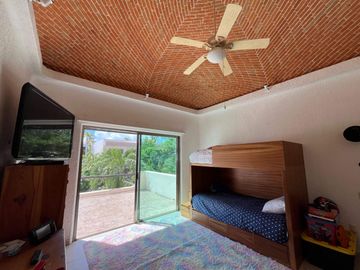 Casa con terraza, jardín y alberca privada, en venta, Villa Magna, Cancun.