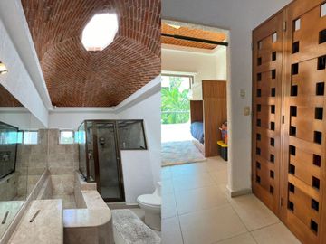 Casa con terraza, jardín y alberca privada, en venta, Villa Magna, Cancun.