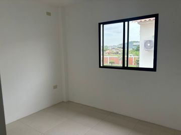 CASA DE VENTA, URB.LOGARE, VIA SALITRE