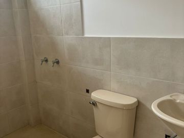 CASA DE VENTA, URB.LOGARE, VIA SALITRE