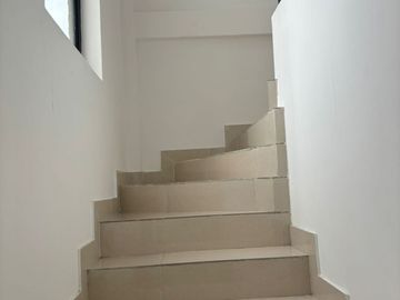 CASA DE VENTA, URB.LOGARE, VIA SALITRE