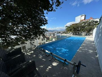 AMPLIA CASA CON PISCINA EN URBANIZACION SECTOR EL BOSQUE
