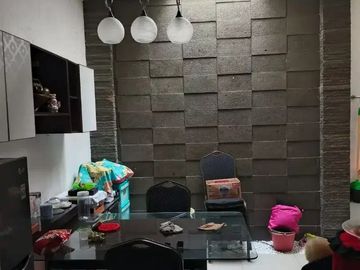 Dijual Rumah Surabaya Timur Sukolilo Dian Regency Semi Furnished Row Jalan 3 Mobil
