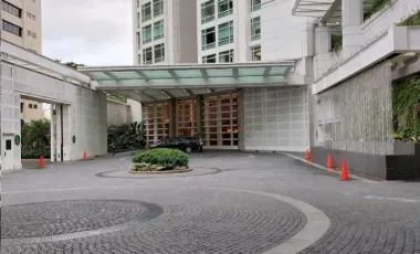 FOR SALE: 3 Bedroom Unit in Two Roxas Triangle, Makati