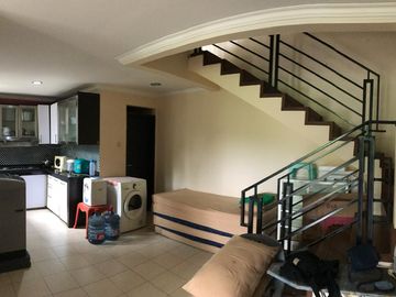 Rumah Murah 3 Lantai di Dago Resort Dekat Cigadung Bandung
