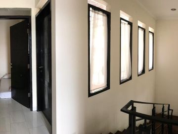 Rumah Murah 3 Lantai di Dago Resort Dekat Cigadung Bandung