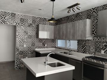 CASA EN VENTA CUMBRES DE JURIQUILLA