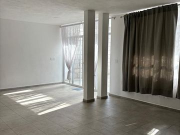 CASA EN VENTA CUMBRES DE JURIQUILLA