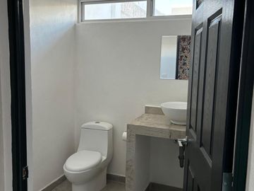 CASA EN VENTA CUMBRES DE JURIQUILLA