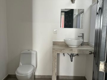 CASA EN VENTA CUMBRES DE JURIQUILLA