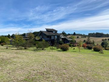 Espectacular casa en campo de 10,5 hectáreas - Región de Los Ríos