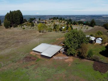 Espectacular casa en campo de 10,5 hectáreas - Región de Los Ríos