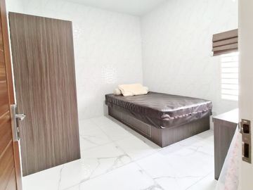 Dijual Rumah Krakatau Palace 16 Bhayangkara Jalan Sukamurni Medan